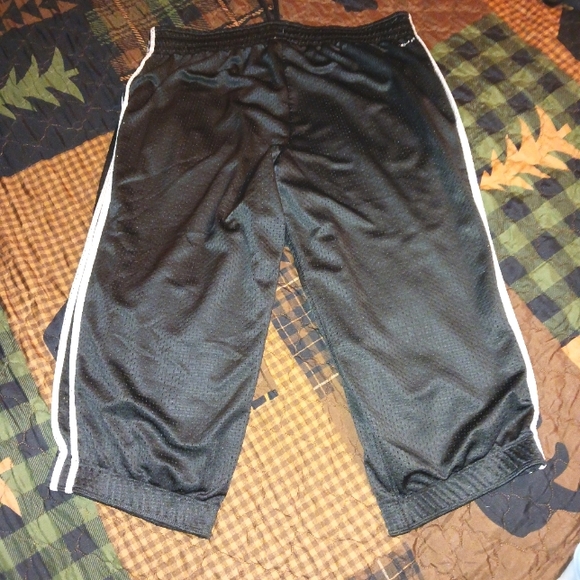 Nike Reversible Cropped Nylon Joggers - Picture 6 of 12